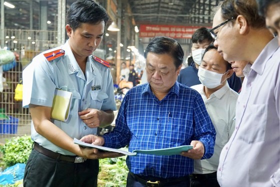Đoàn công tác Bộ Nông nghiệp và Phát triển nông thôn đến khảo sát, làm việc tại Chợ đầu mối Nông sản thực phẩm Bình Điền